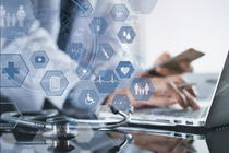Laptop with icons/symbols, symbol image. (© tippapatt - stock.adobe.com) Laptop with icons/symbols, symbol image.