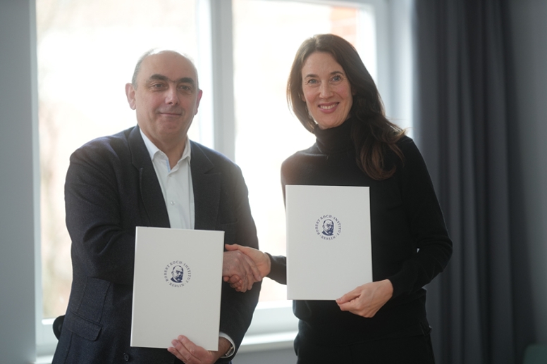 Photo 3: Renewal of the Memorandum of Understanding (MOU) (© RKI) Photo 3: Renewal of the Memorandum of Understanding (MOU)