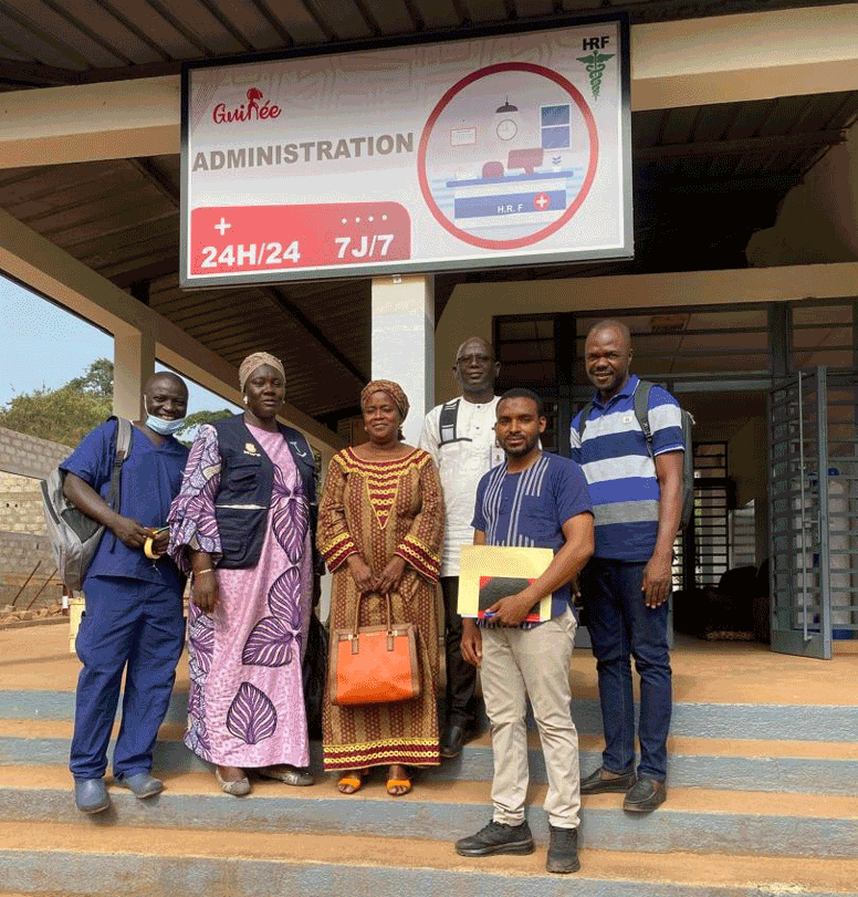 Photo3: Key actors of PASQUALE and national IPC trainers at the Faranah Regional Hospital. (© Cherik Oumar Condé) Photo3: Key actors of PASQUALE and national IPC trainers at the Faranah Regional Hospital.