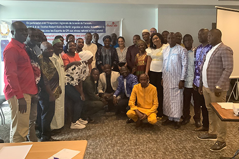 PASQUALE-Team und Teilnehmende am Veranstaltungsort des Workshops in Conakry, Guinea. Quelle: PASQUALE
